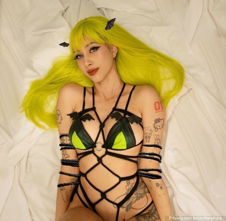 Magic Phyra pornstar sex photos