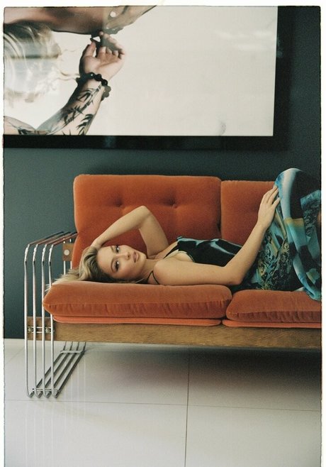 Heloise Hut exclusive pornstar galleries