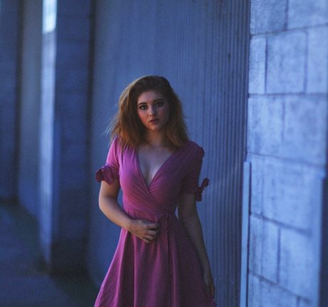 Willow Shields star pornographic pics