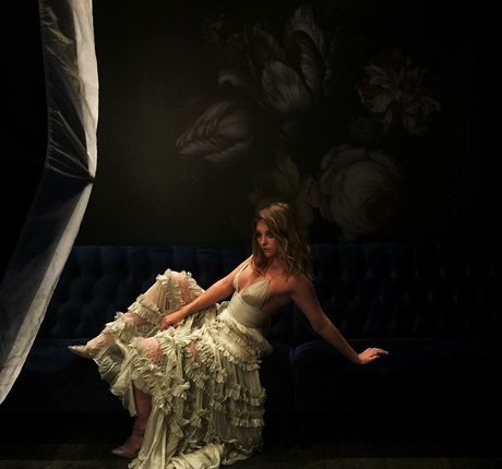 Willow Shields model exclusive images