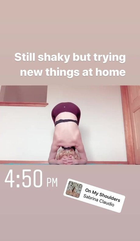 Willow Shields model nice archive