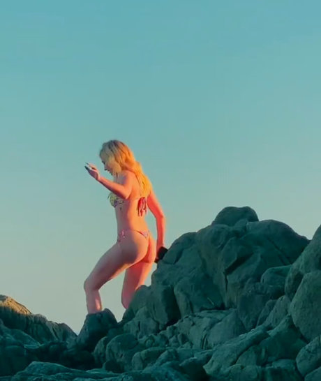 Willow Shields Profile pic