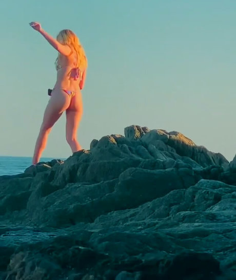 Willow Shields pretty pornstar pics