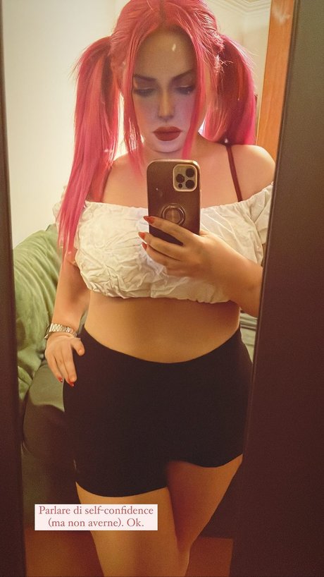 Red Lilium art actress pics