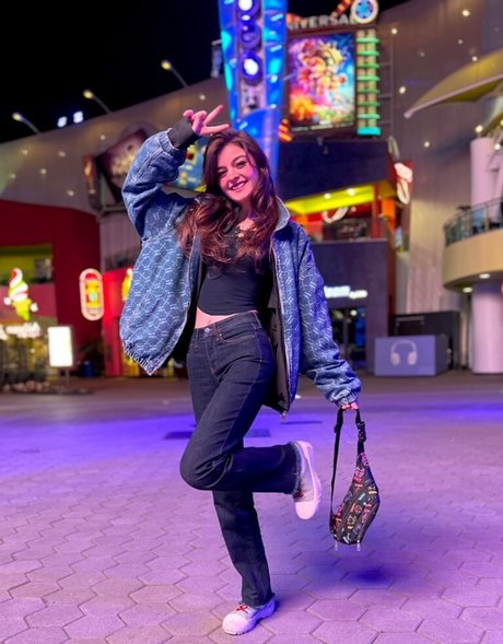 Aruuu art pornstar gallery