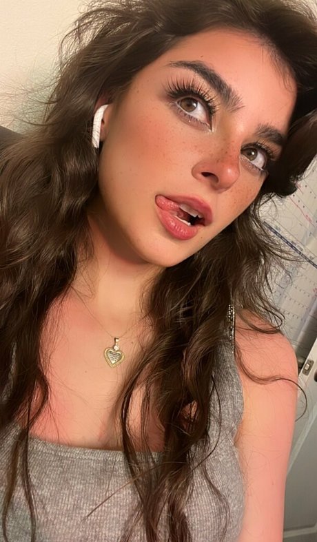 Aruuu nice actress photos