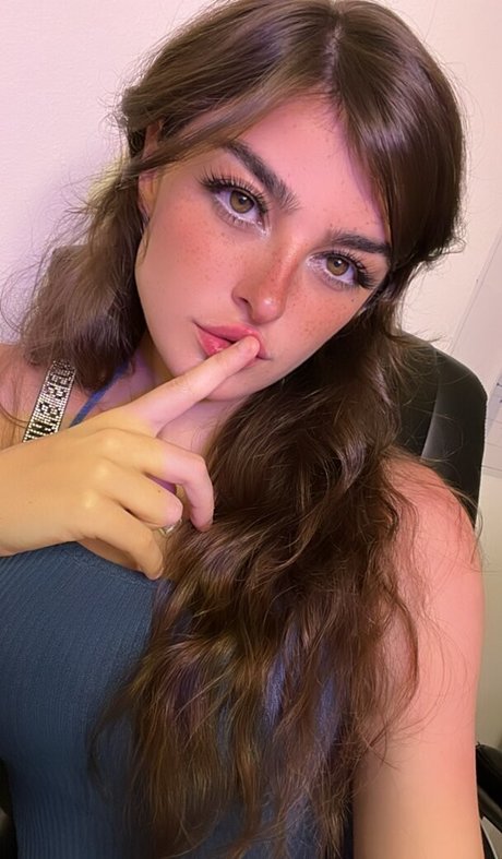 Aruuu erotic pornstar pics