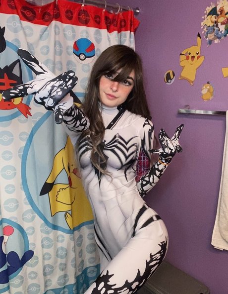 Aruuu nude pornstar img