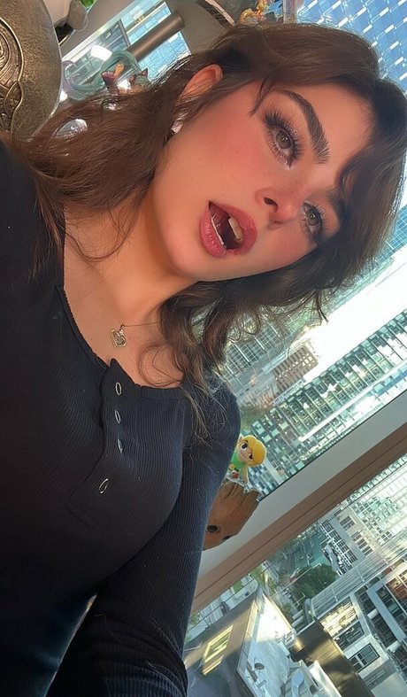 Aruuu adult star gallery