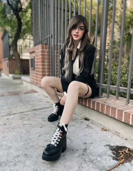 Aruuu adult actress galleries