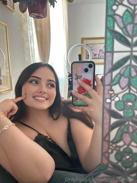 Violet Harmon star hd pictures