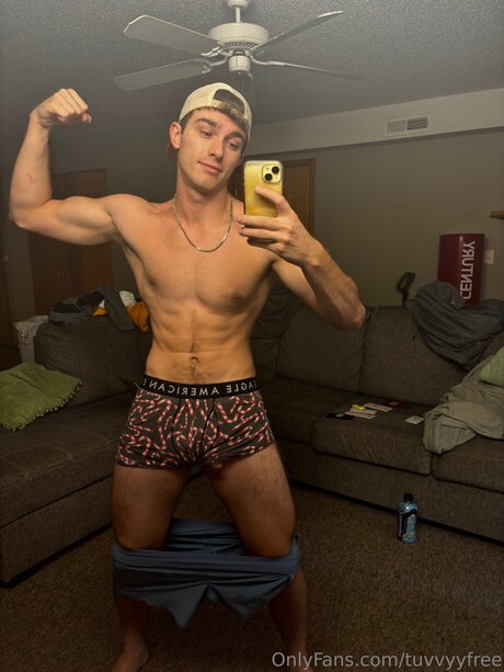 Tuvvyyfree star erotic pics