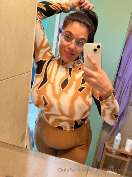 Takeyourgenia hd actress picture