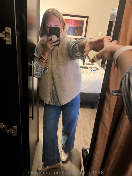 Tayloraustin1978 model top images