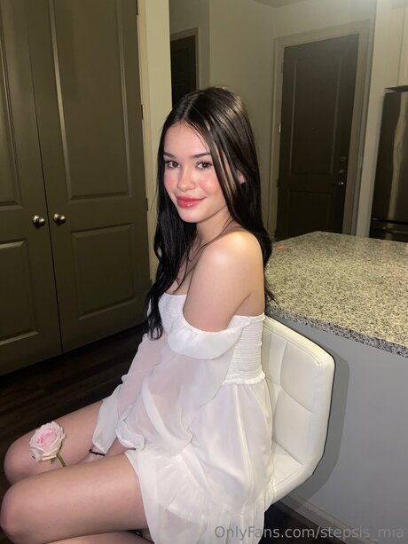 Stepsis Mia perfect model pics