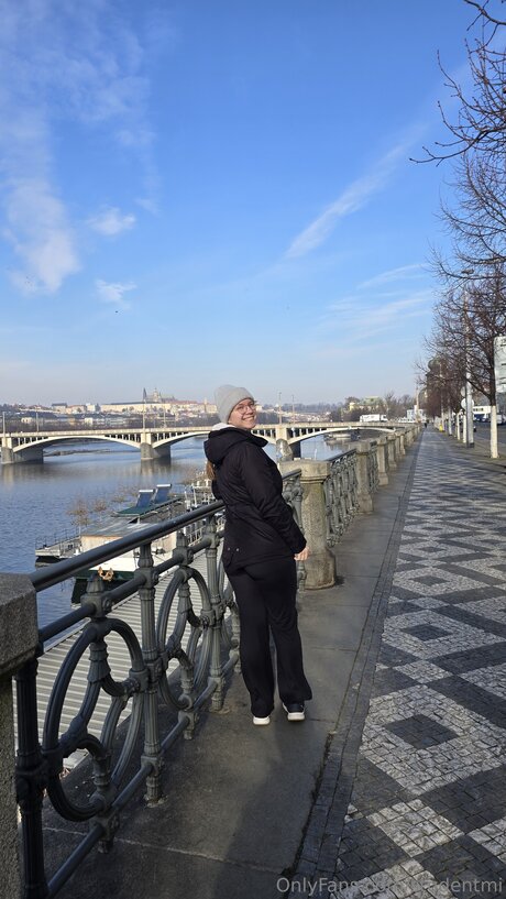 Studentmi porn model gallery