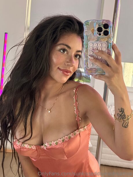 Sunkisseddivinedreamxo model top pictures