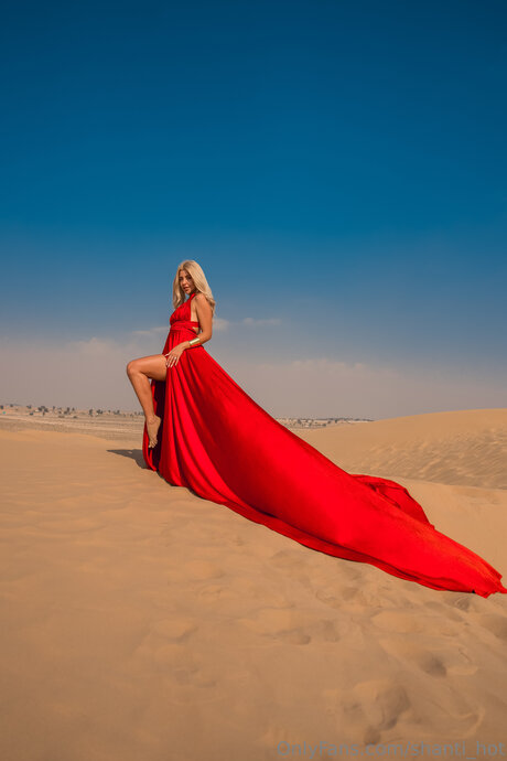 Shanti Hot model beautiful pics