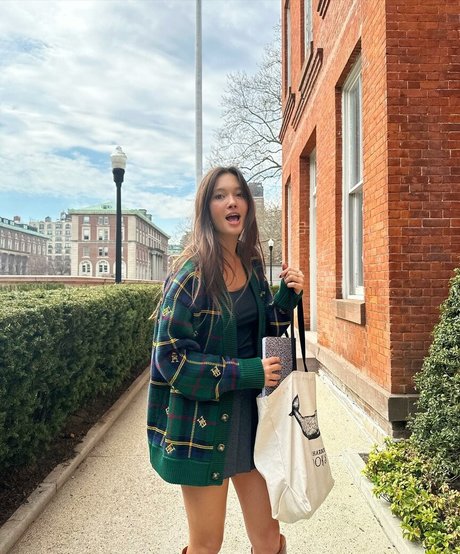 Lilychee porn model pics