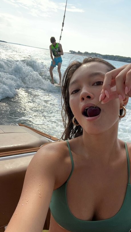 Lilychee hot model pictures