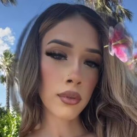 Glitt3r3 model nude img