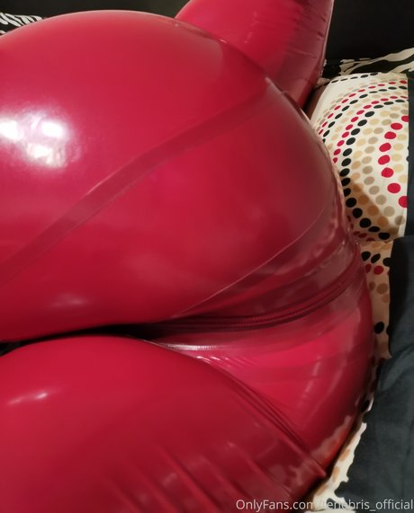 tenebris nice model photo