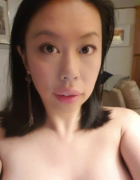 Tigerr Benson sexy star img