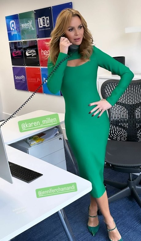 Amanda Holden erotic model img