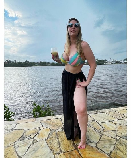 Nahzinhaa star sex pic