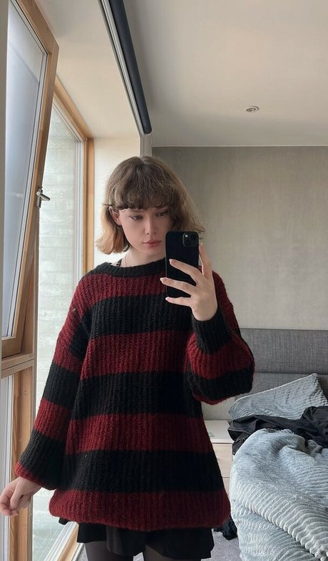 SusElida hot actress gallery