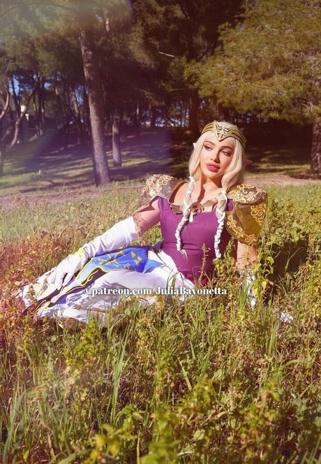 Julia Bayonetta erotic star img