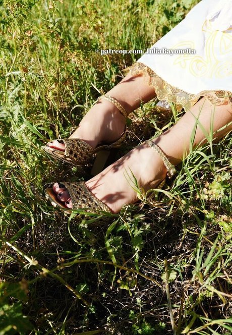 Julia Bayonetta model best pic