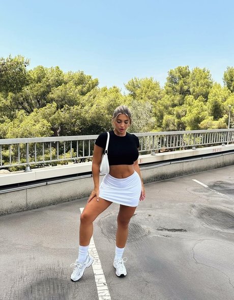 Julia Bayonetta sexy model img