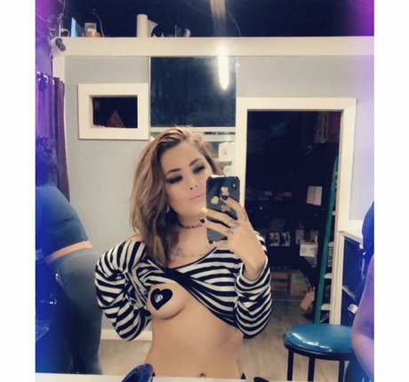 Moonkittenn model sex image