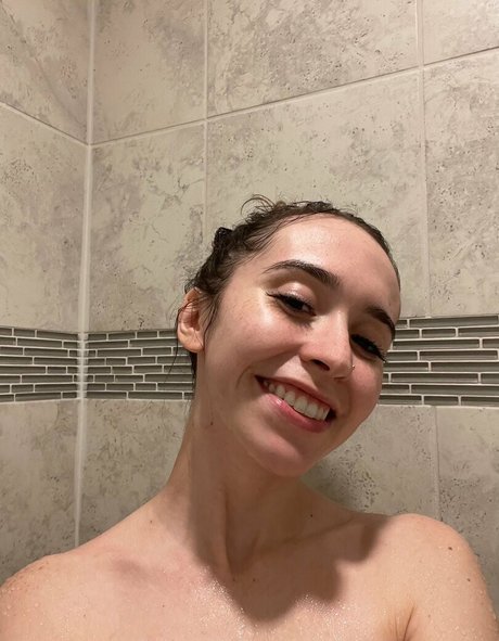 Catlyn Crespo star sexy img