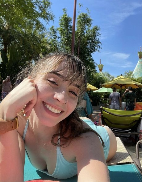 Catlyn Crespo adult model picture