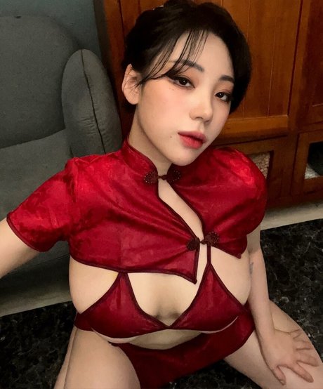 Jung Hye Bin hot model gallery