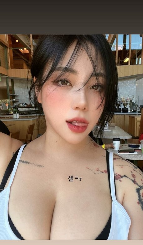 Jung Hye Bin best model image