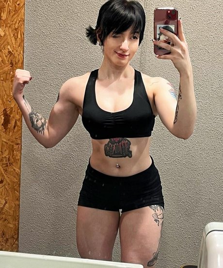 Akemy Sama top model image