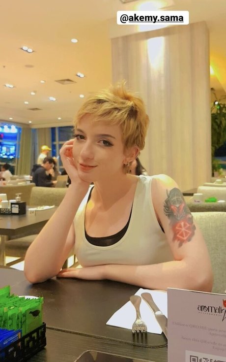 Akemy Sama free actress galleries