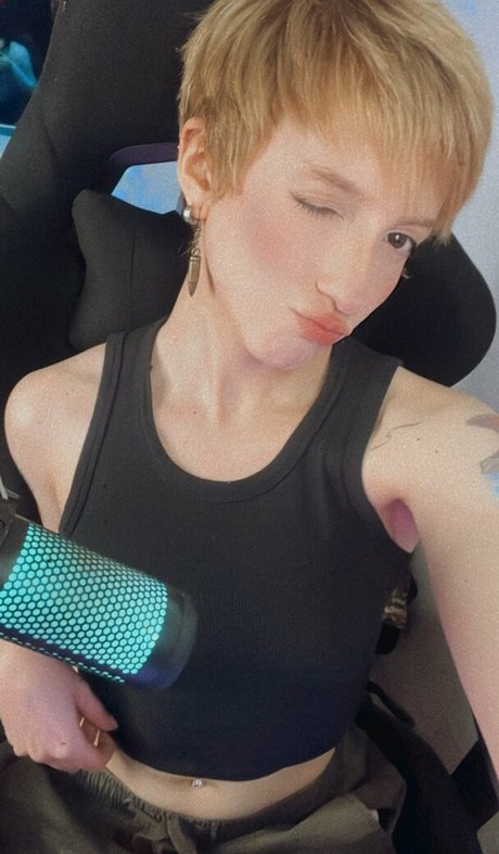 Akemy Sama model hot pics