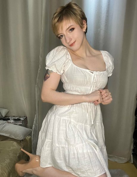 Akemy Sama hot actress archive