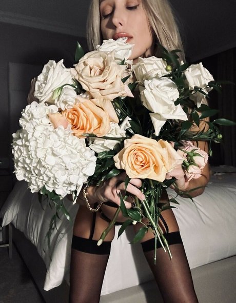 DJMissShelton pornstar erotic galleries