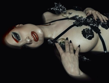 Monsa Isa star sex pictures