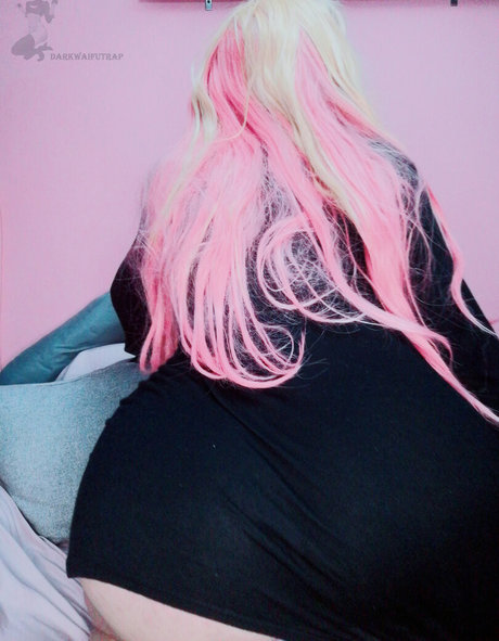 DarkWaifuTrap erotic actress image