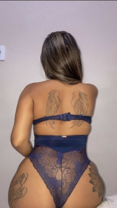 MaceiO nude star photo