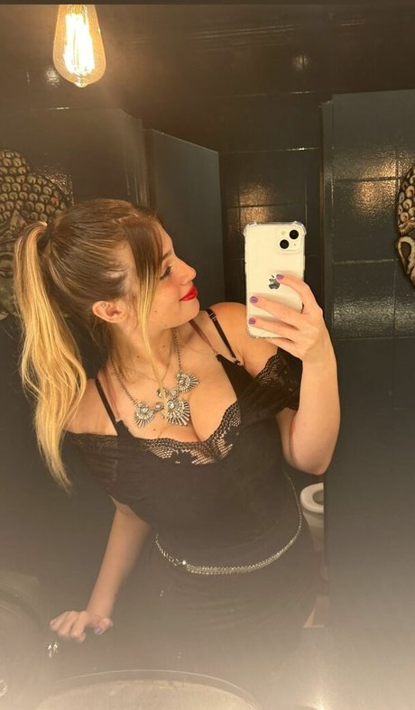 Camm Landi star best images