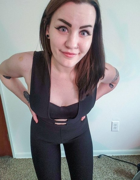 ConcealedBones pretty actress archive