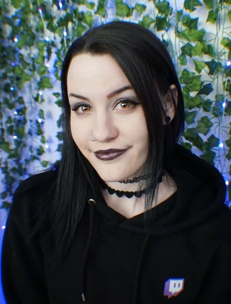 ConcealedBones adult star photo