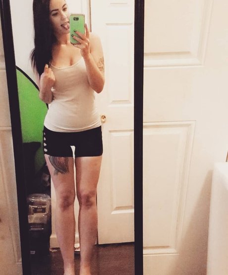 ConcealedBones pornstar nude pic